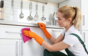 How to Clean Kitchen Cabinets