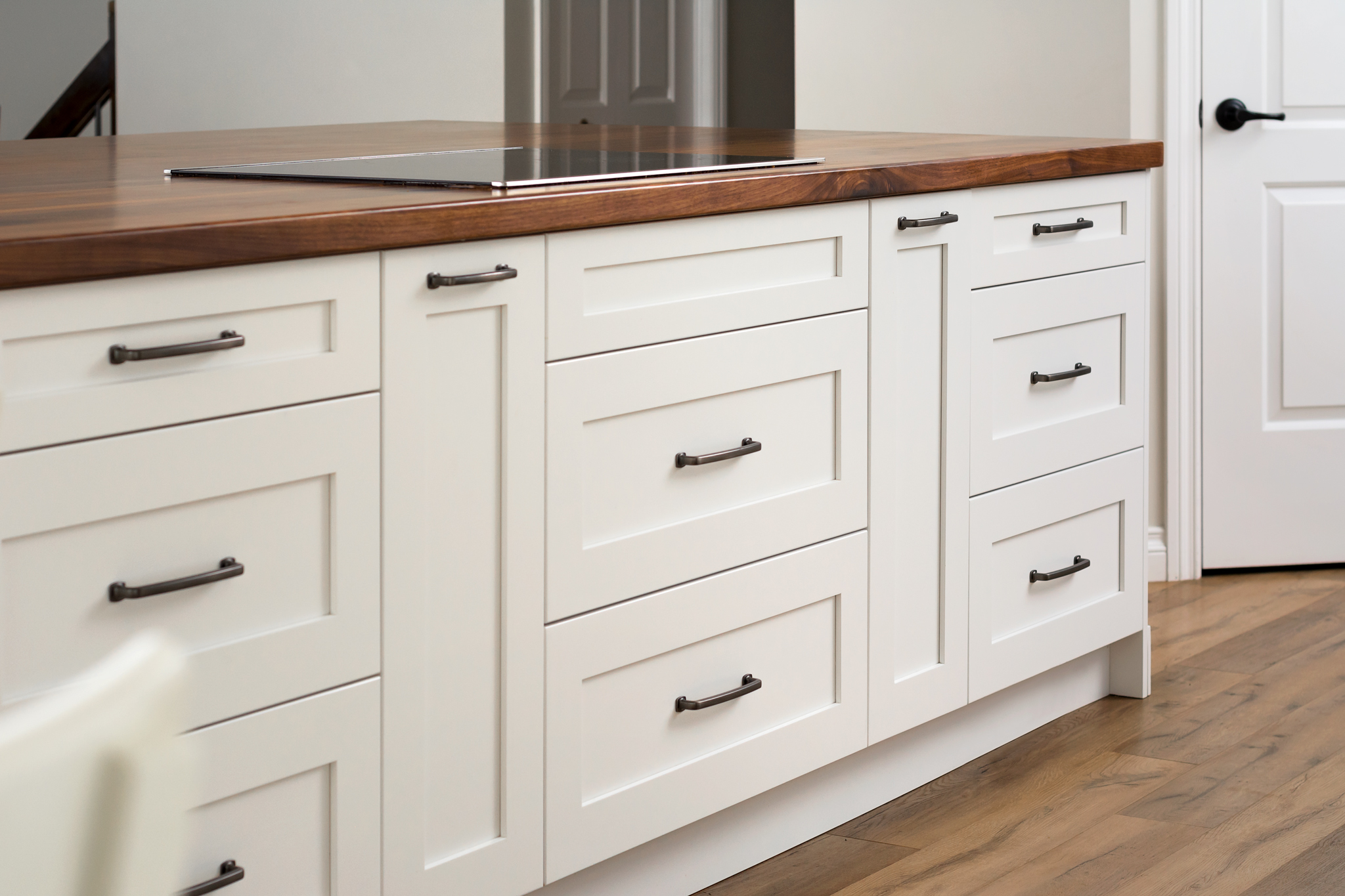 How To Choose Kitchen Cabinet Hardware